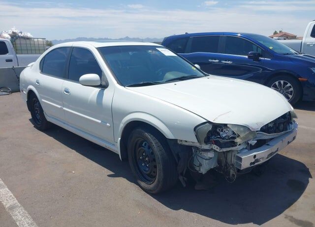 2002 NISSAN Maxima