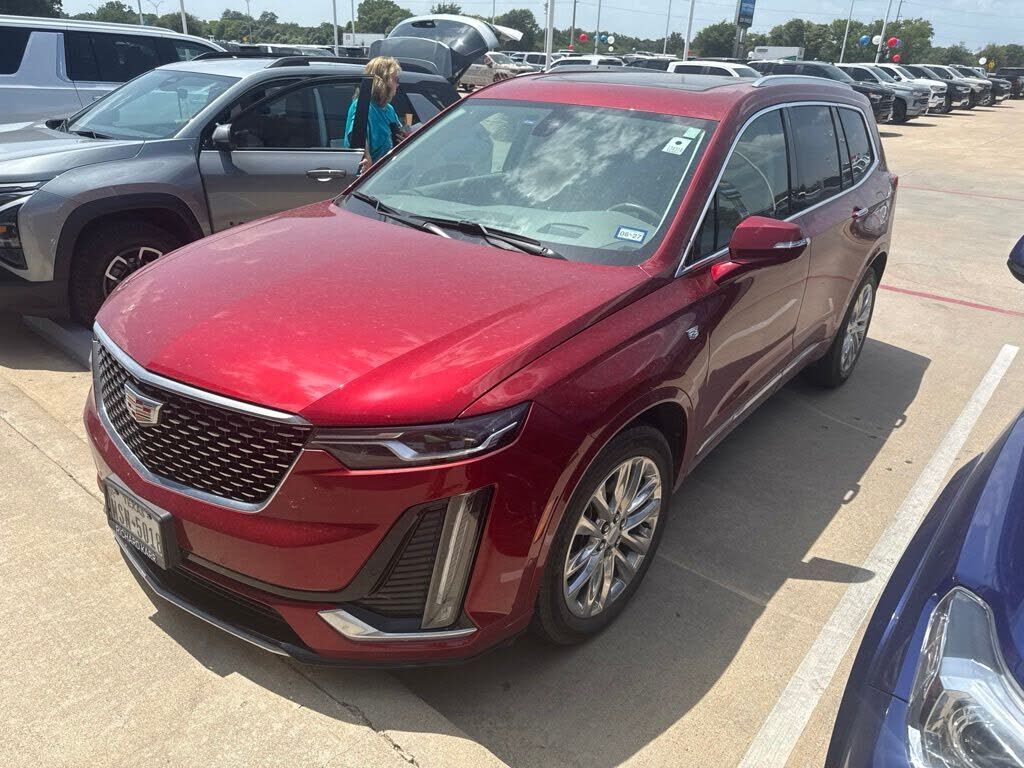 2025 CADILLAC XT6