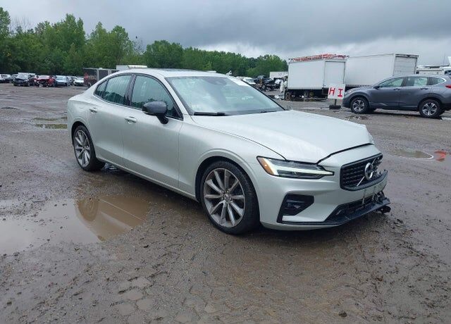 2021 VOLVO S60