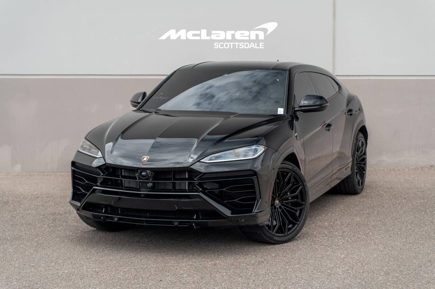 2025 LAMBORGHINI URUS