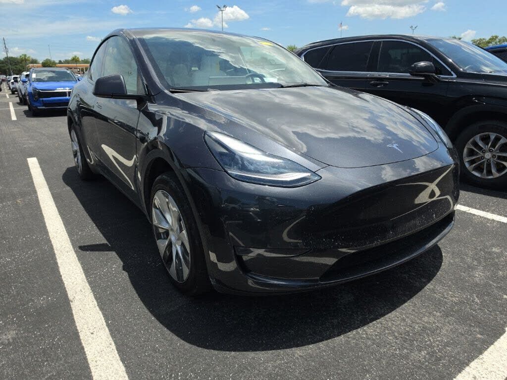 2024 TESLA Model Y