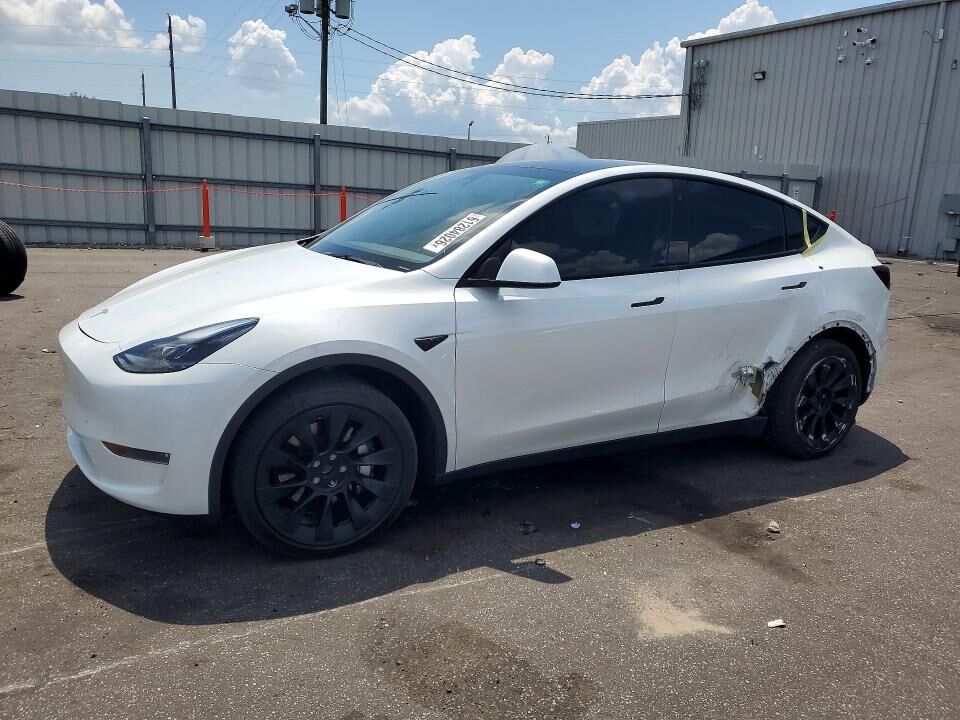 2023 TESLA Model Y