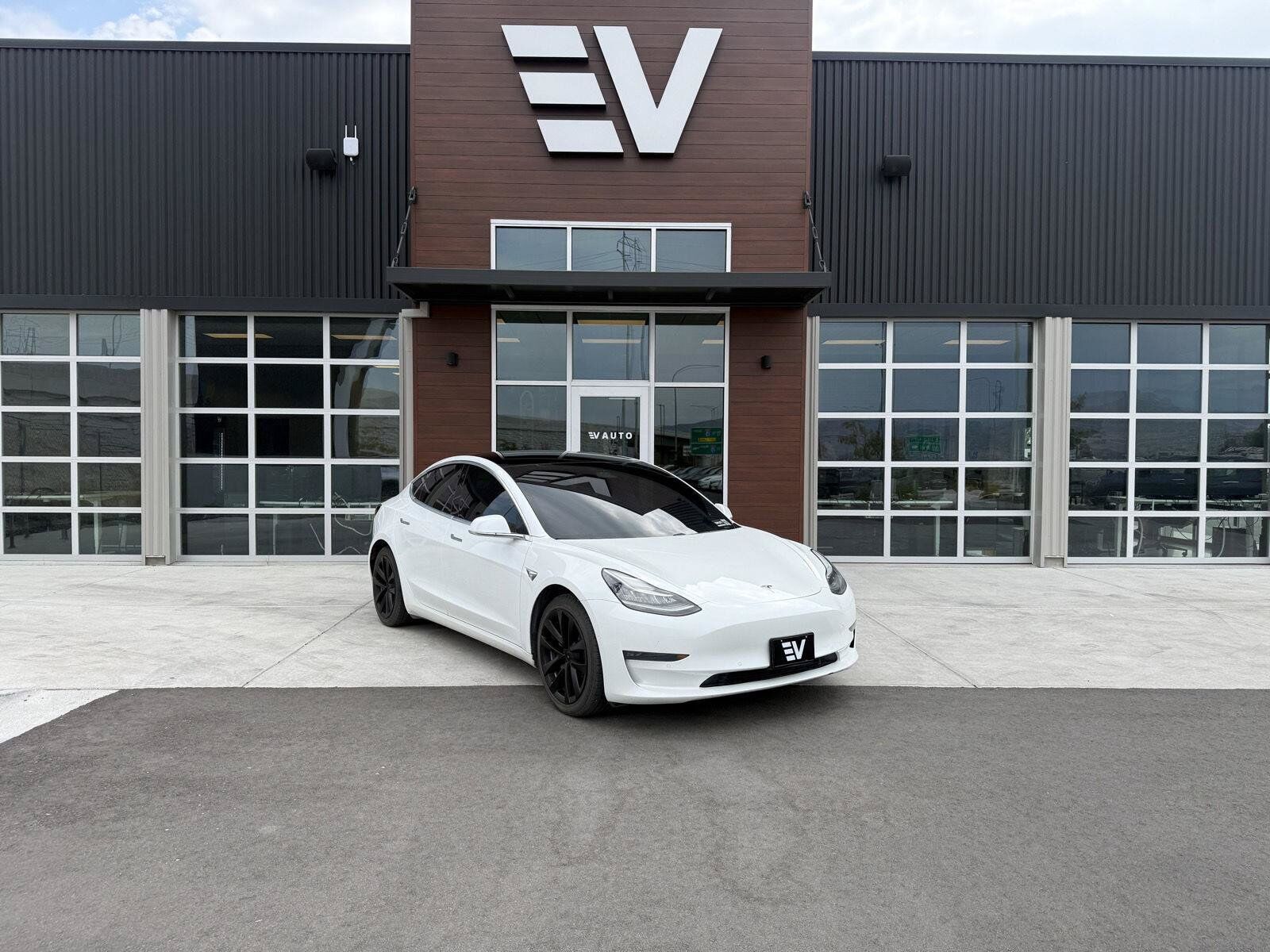 2020 TESLA Model 3