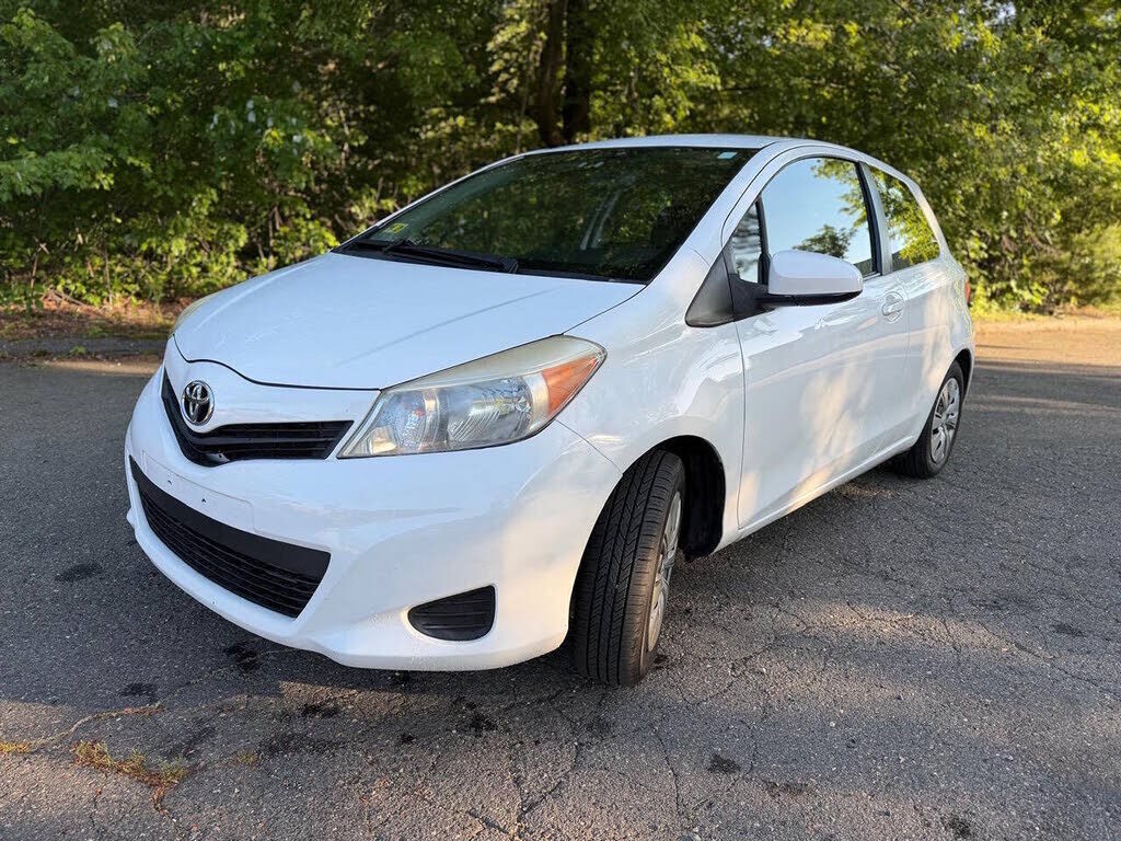 2013 TOYOTA Yaris