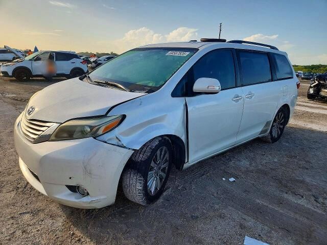 2015 TOYOTA Sienna