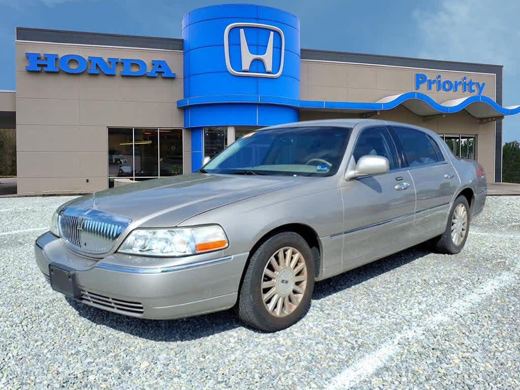 2003 LINCOLN Town Car