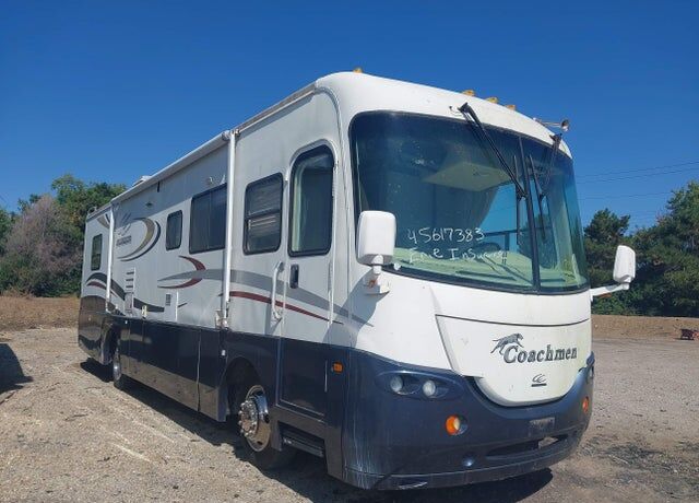 2003 FREIGHTLINER XC-S Straight Rail Rear Engine Motor Home Chassis