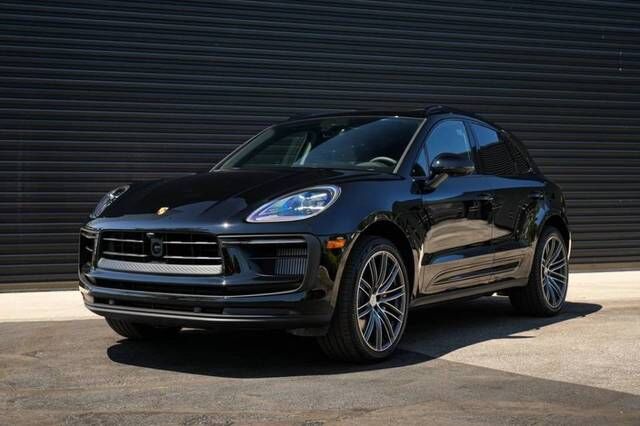 2026 PORSCHE Macan