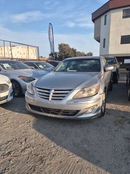 2013 HYUNDAI Genesis
