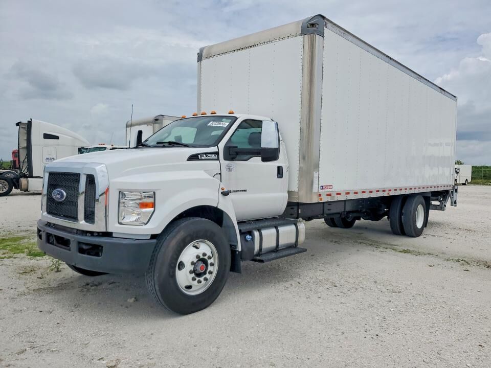 2022 FORD F-750