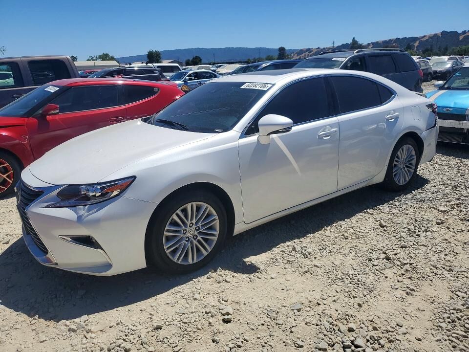 2018 LEXUS ES
