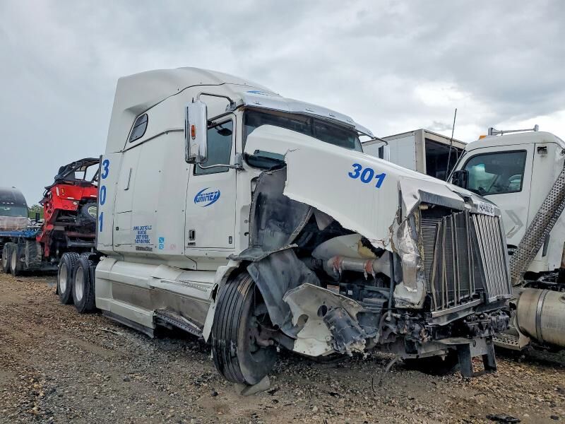 2022 WESTERN STAR 5700