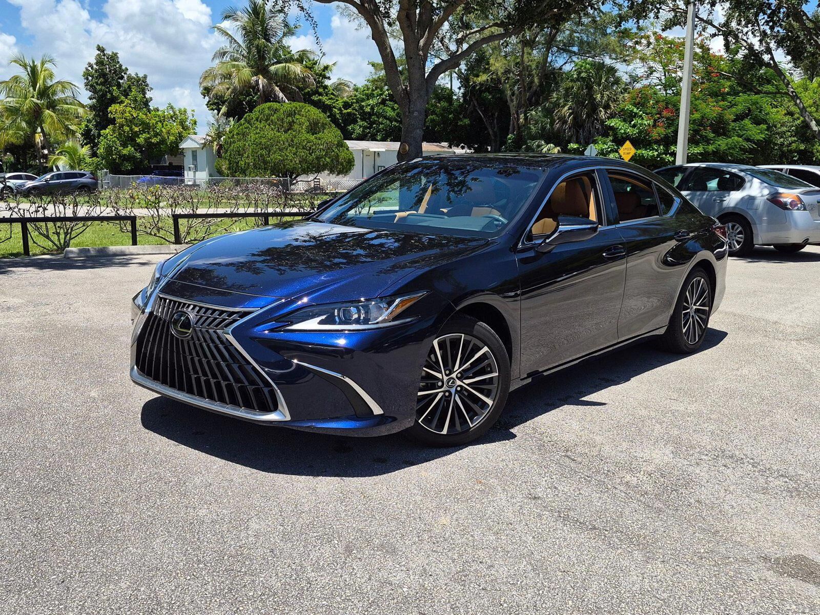 2024 LEXUS ES