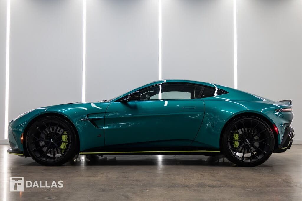 2026 ASTON MARTIN Vantage