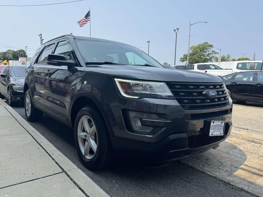 2017 FORD Explorer