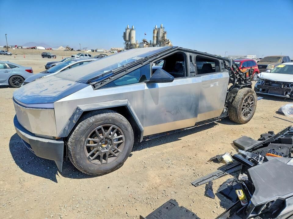 2024 TESLA Cybertruck
