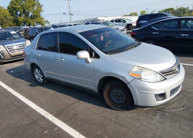 2011 NISSAN Versa