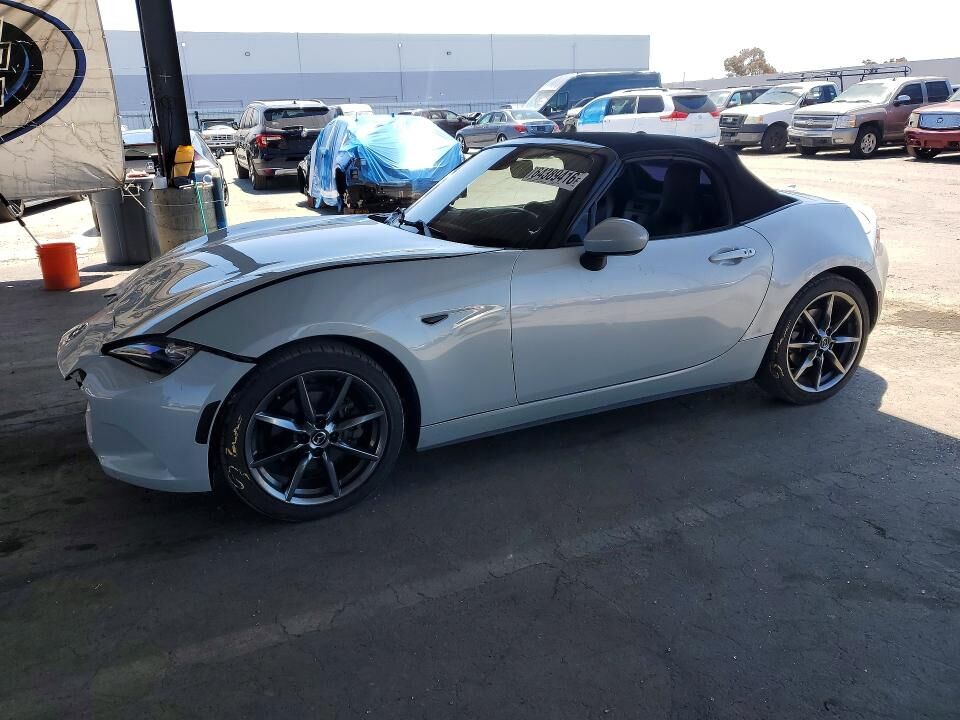 2017 MAZDA MX-5