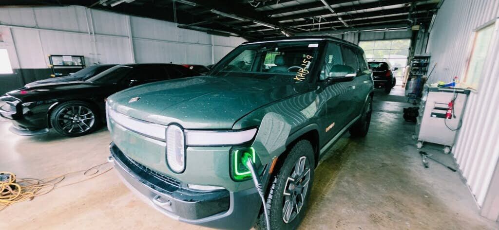 2022 RIVIAN R1S