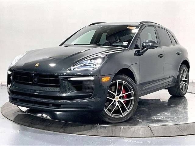 2025 PORSCHE Macan