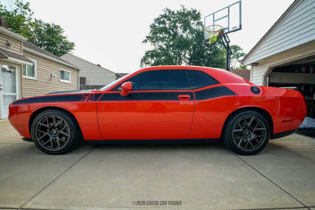 2017 DODGE Challenger