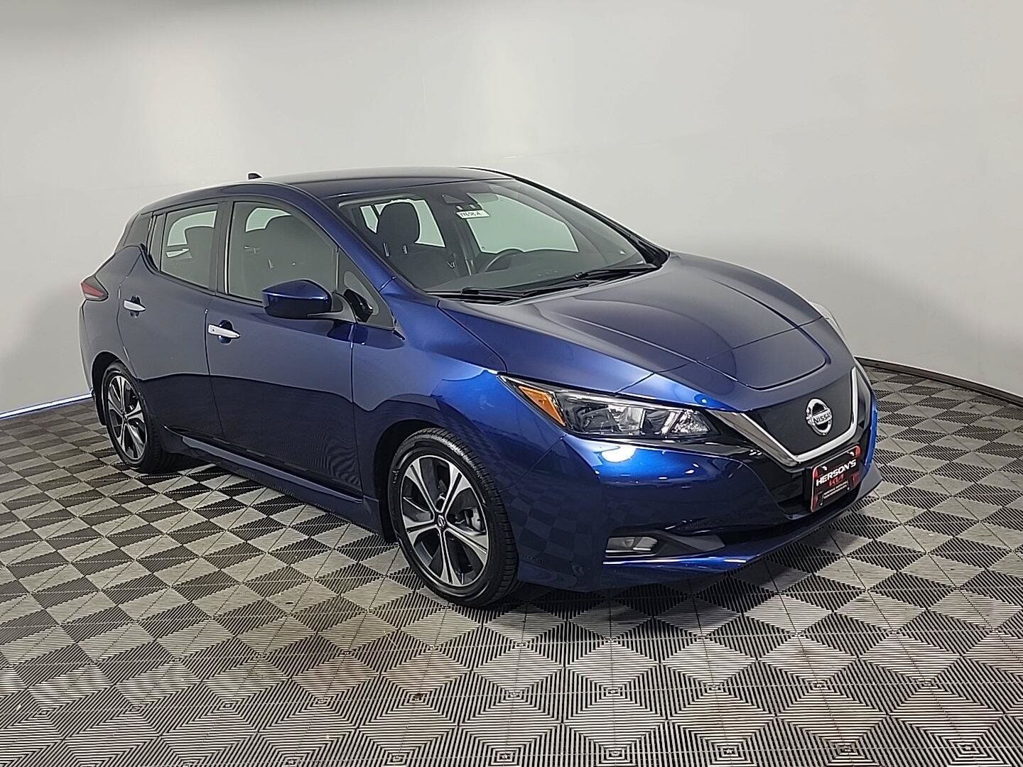 2022 NISSAN Leaf