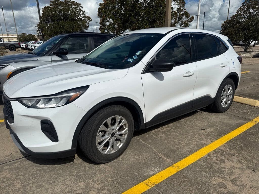2024 FORD Escape