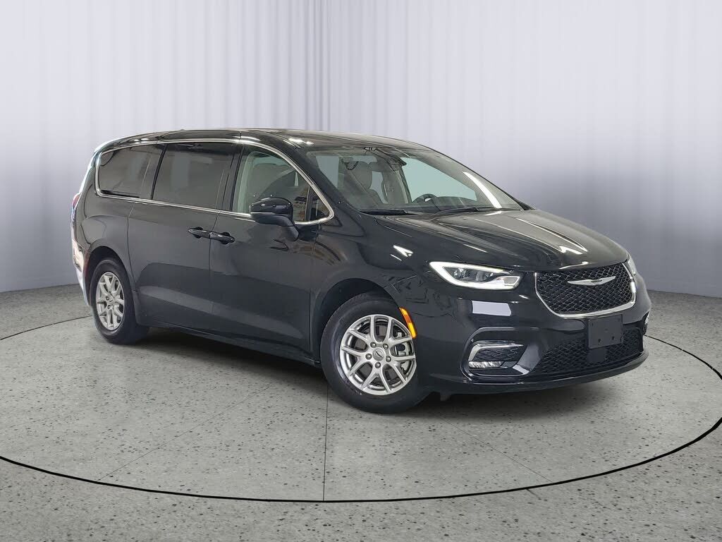 2023 CHRYSLER Pacifica