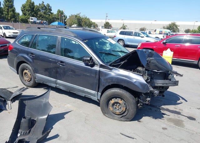 2013 SUBARU Outback