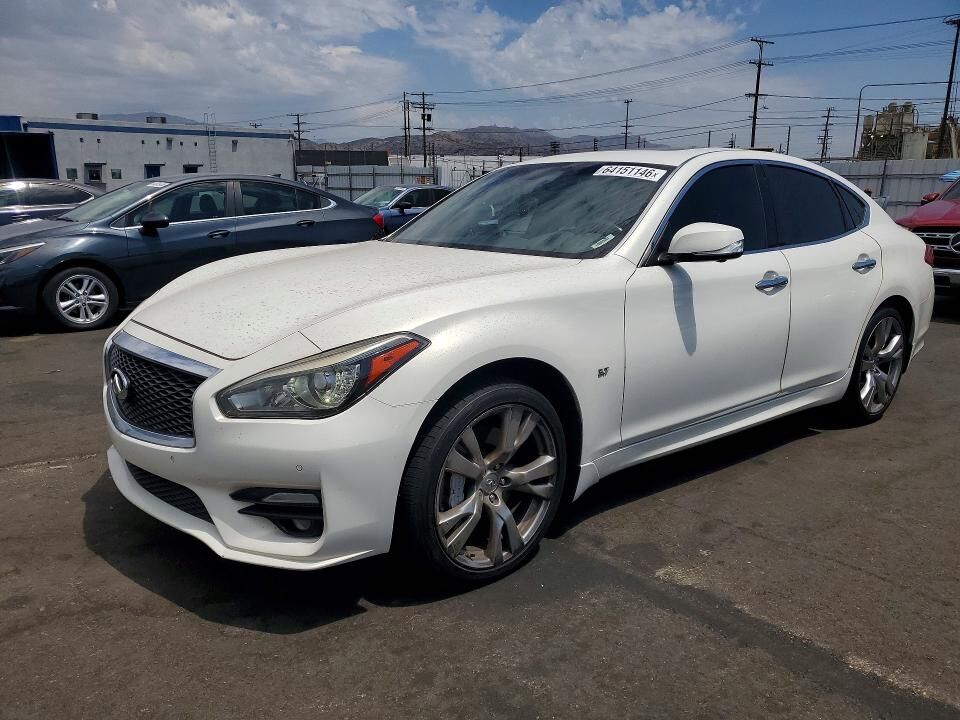 2015 INFINITI Q70