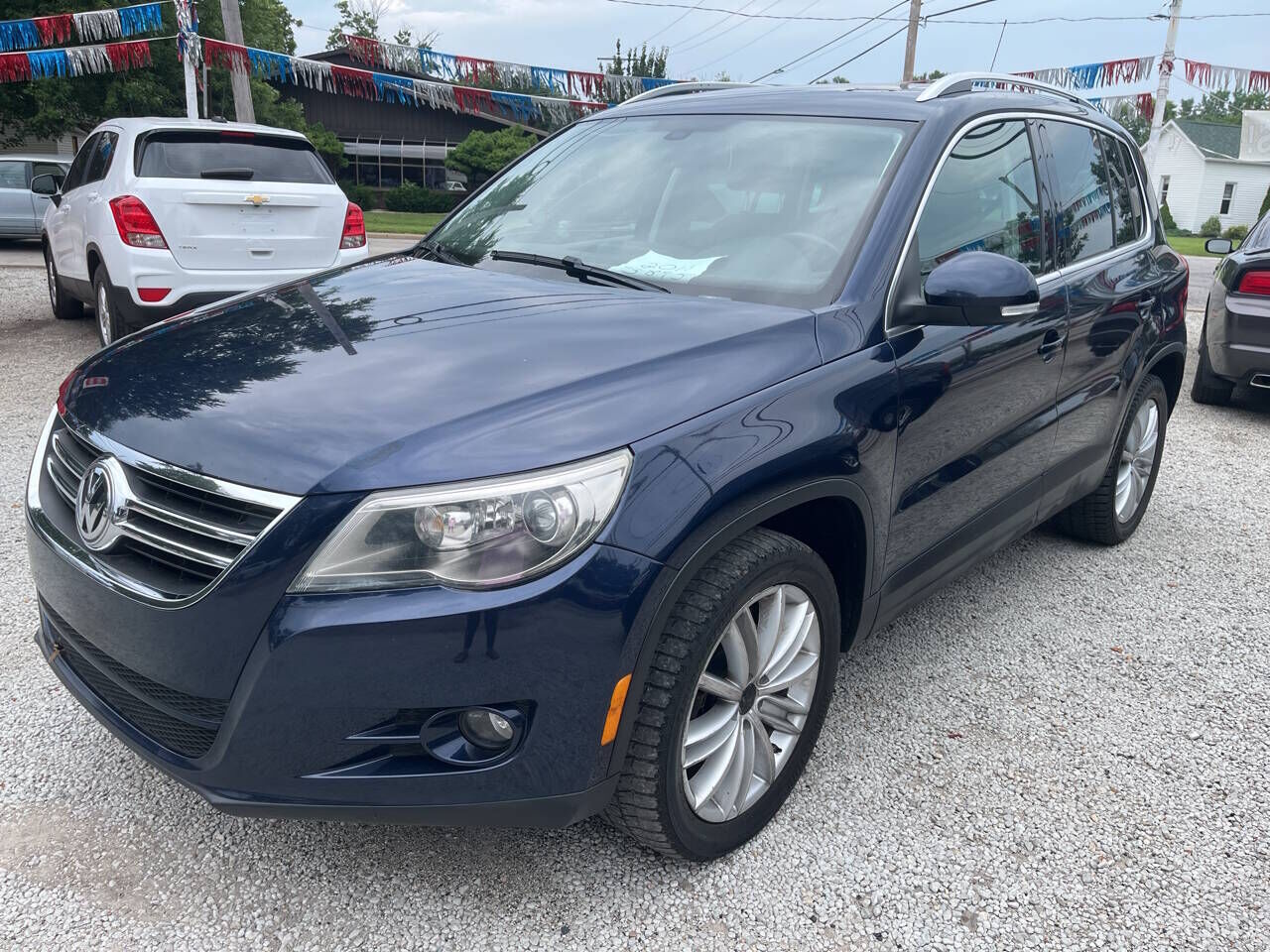 2011 VOLKSWAGEN Tiguan