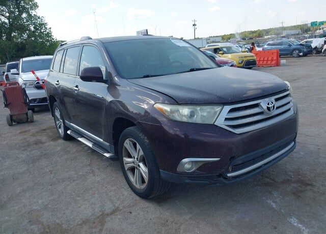 2011 TOYOTA Highlander
