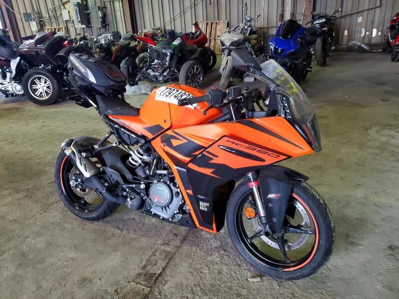 2022 KTM RC