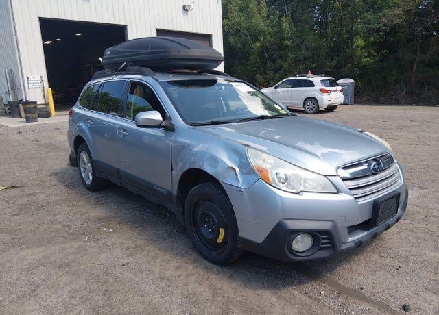 2013 SUBARU Outback