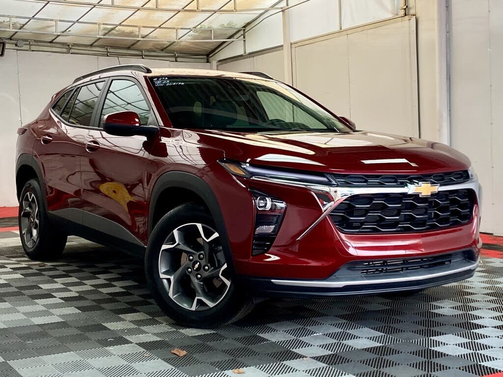 2025 CHEVROLET Trax