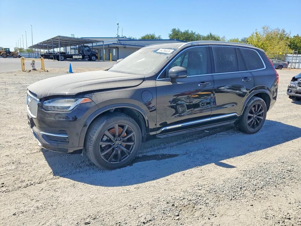 2016 VOLVO XC90