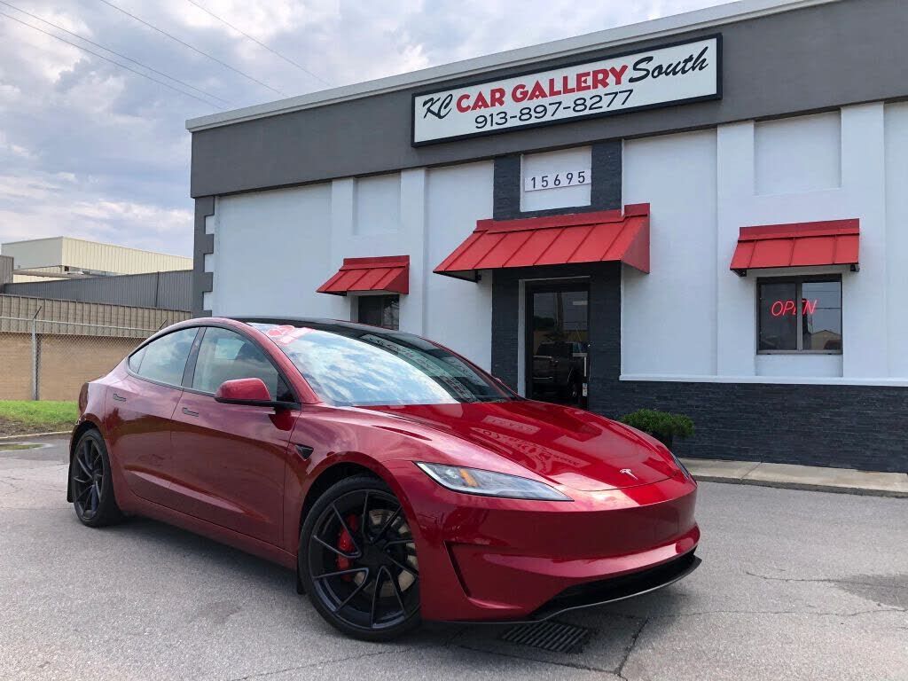 2025 TESLA Model 3