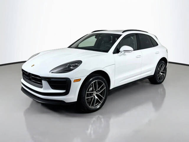 2026 PORSCHE Macan