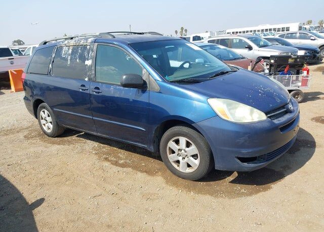 2004 TOYOTA Sienna