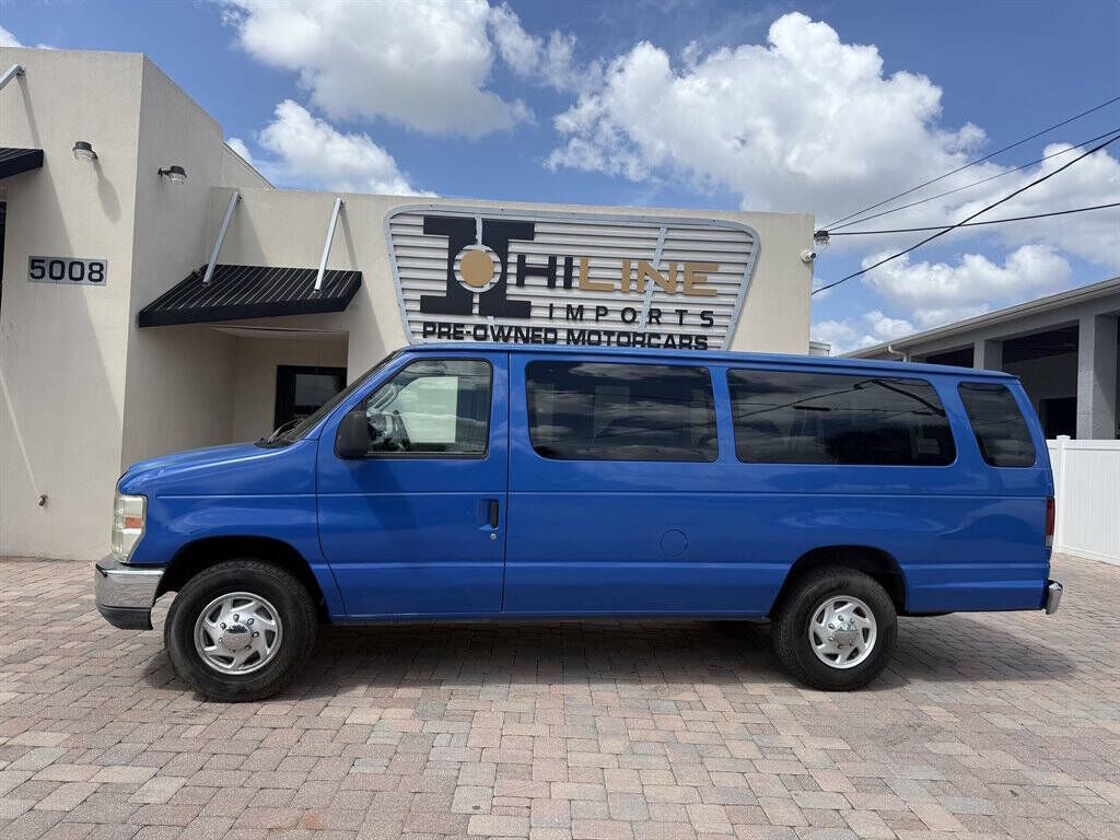 2011 FORD E-350