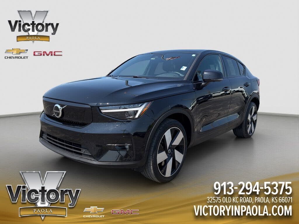 2023 VOLVO C40