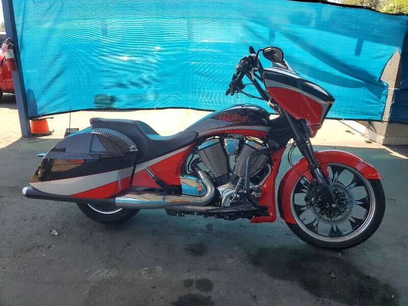 2016 VICTORY Magnum