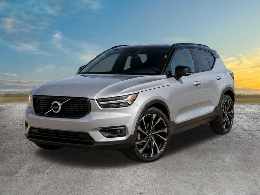 2020 VOLVO XC40