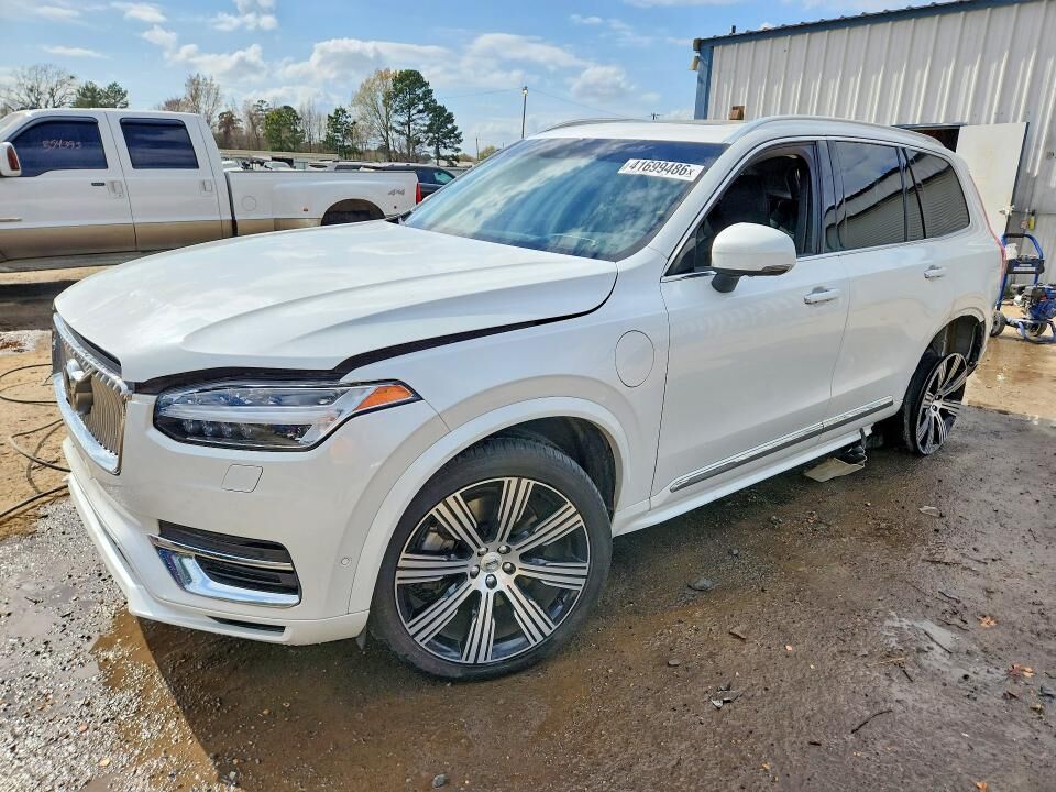 2021 VOLVO XC90