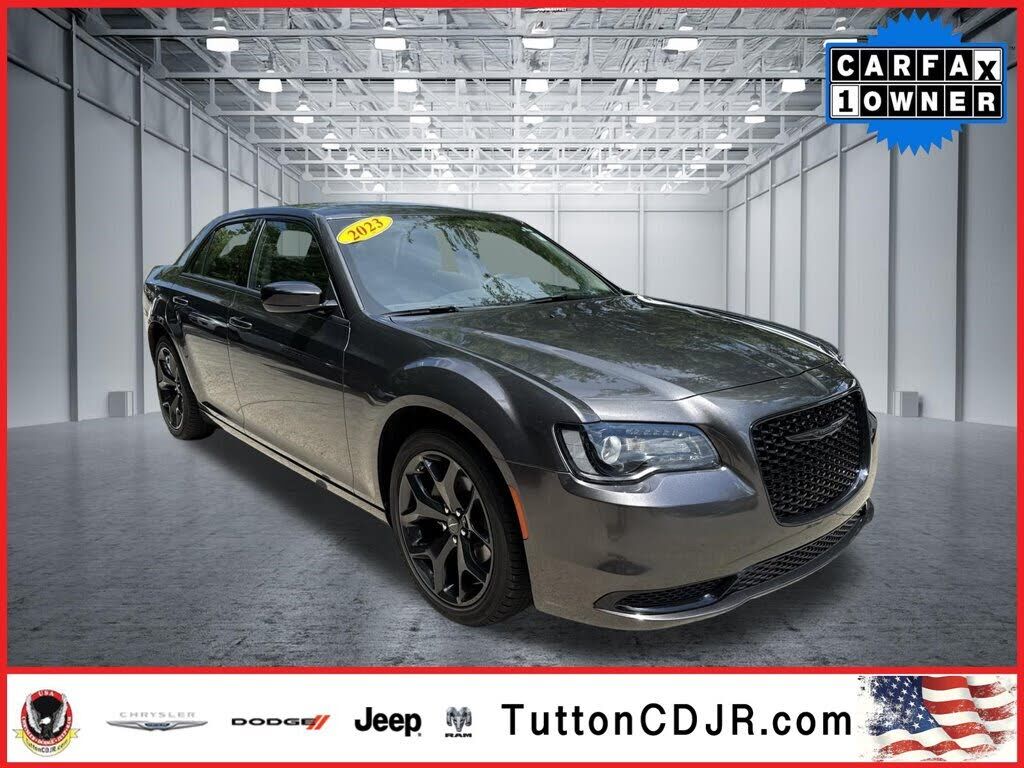 2023 CHRYSLER 300