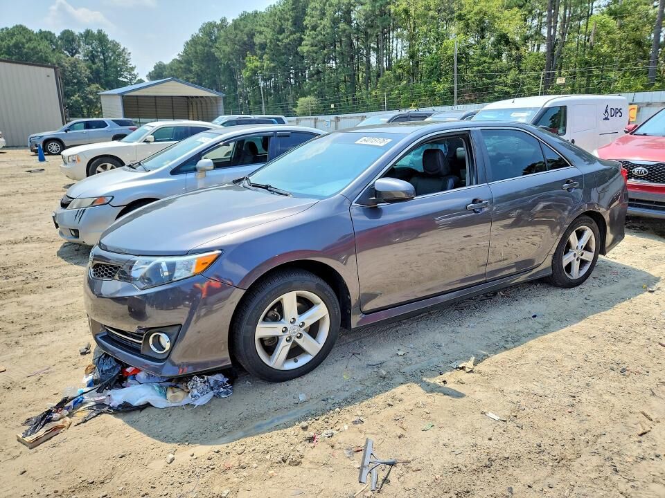 2013 TOYOTA Camry