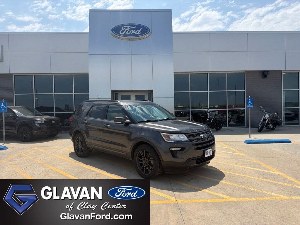 2018 FORD Explorer