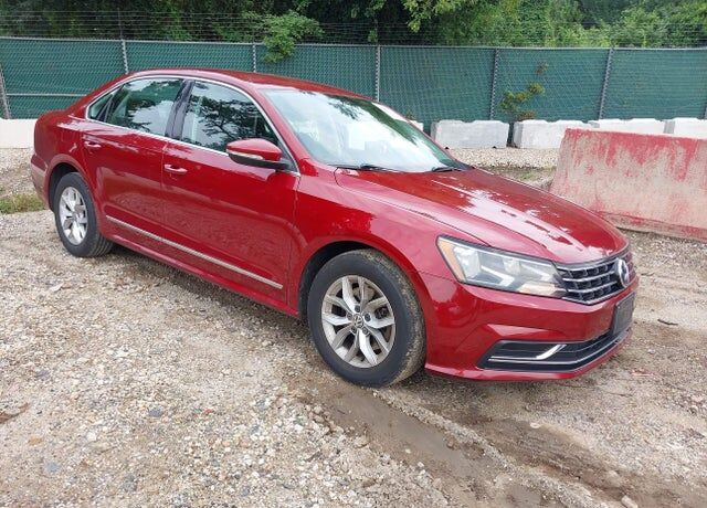 2016 VOLKSWAGEN Passat