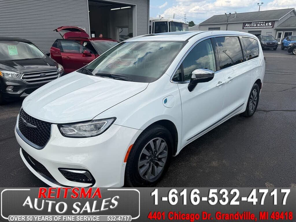 2023 CHRYSLER Pacifica