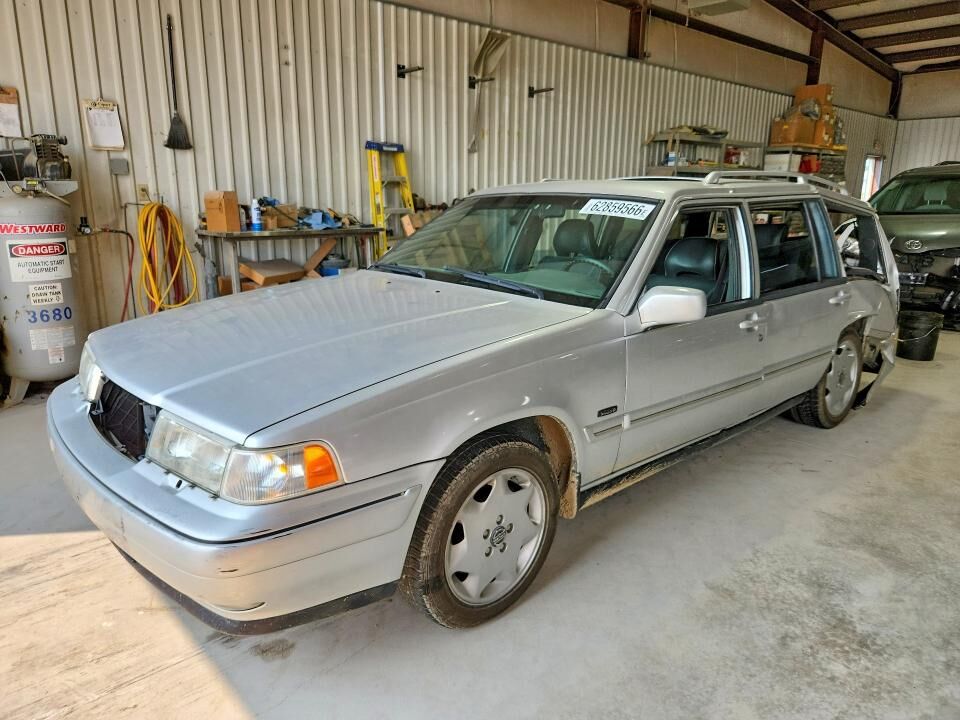 1998 VOLVO V90